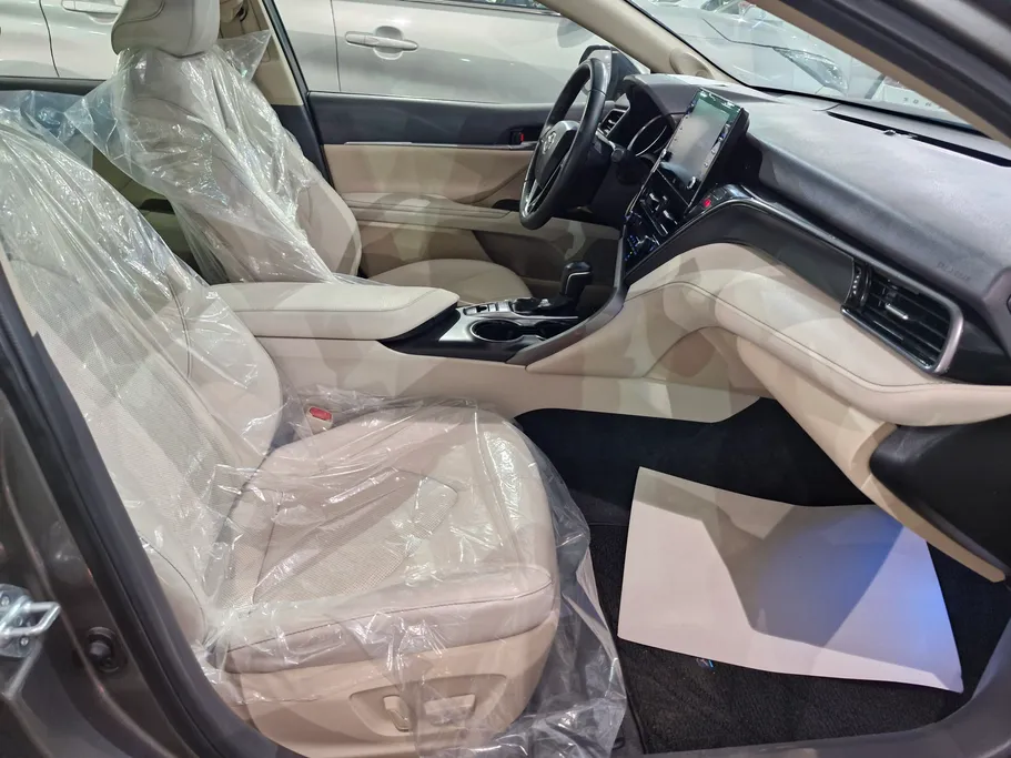 2021 Toyota Camry  GLE 