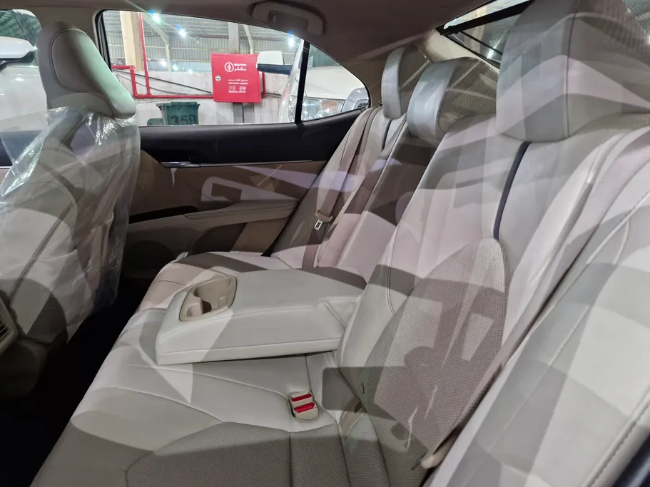 2021 Toyota Camry  GLE 