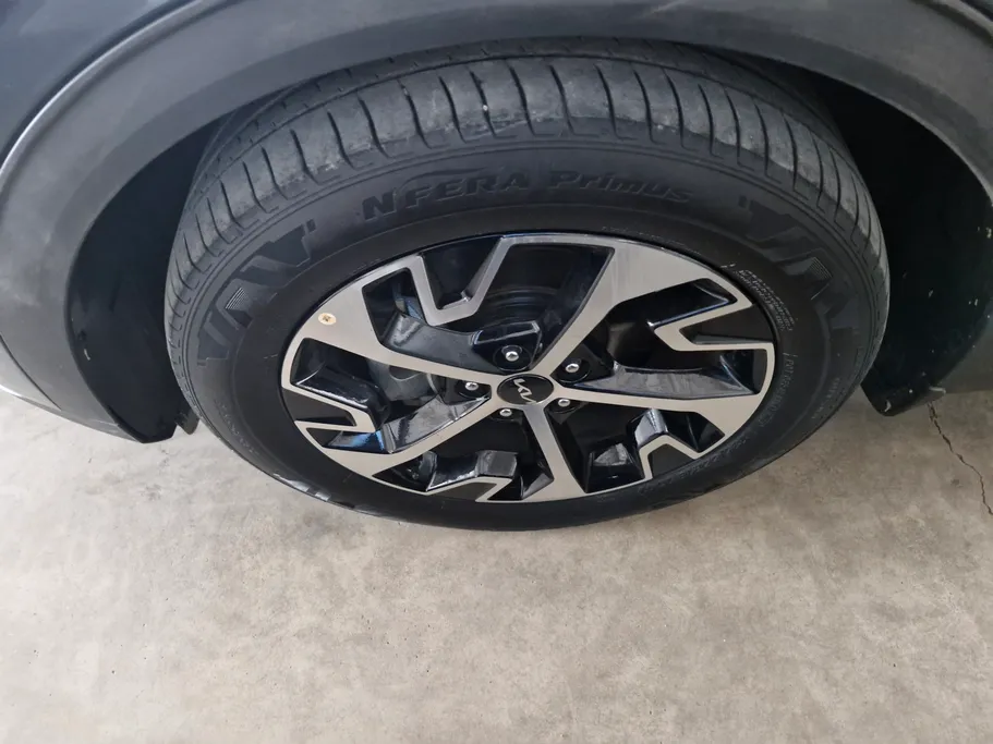 2024 Kia Sportage GLS 