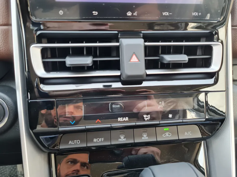 2026 Toyota Innova GL HEV 