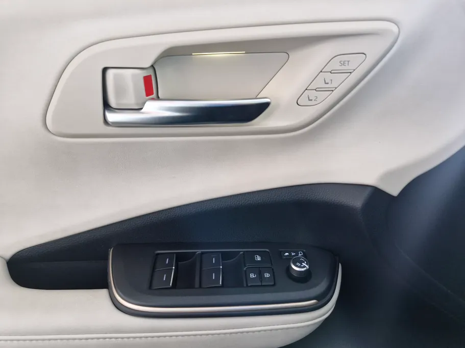 2023 Toyota Crown Majesta 