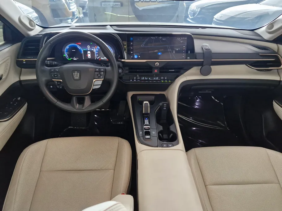 2023 Toyota Crown Majesta 