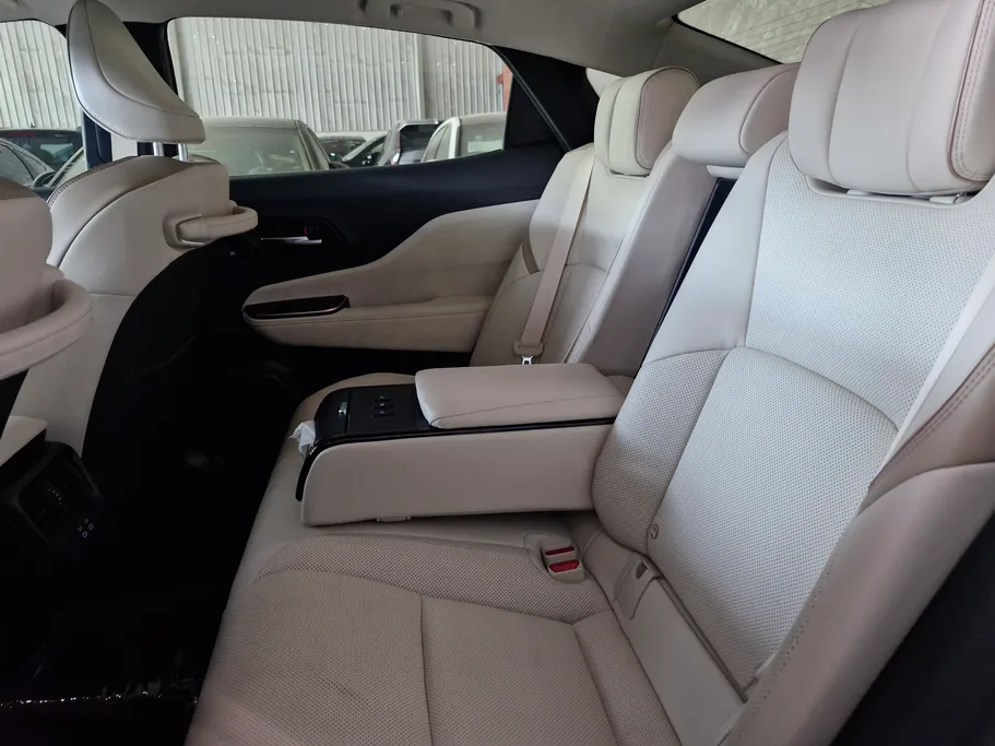 2023 Toyota Crown Majesta 