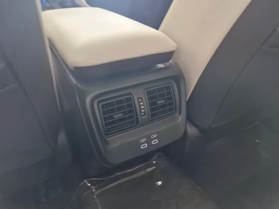 2023 Toyota Crown Majesta 