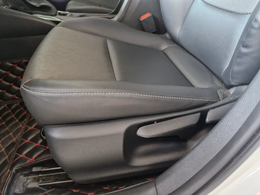 تويوتا كورولا GLI HEV Moonroof 2024 