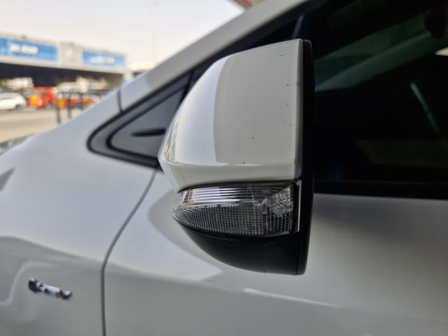 تويوتا كورولا GLI HEV Moonroof 2024 