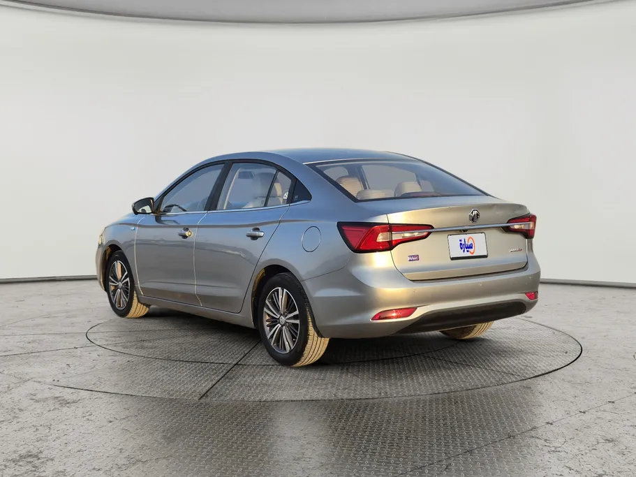 ام جي 5 LUX 2023 