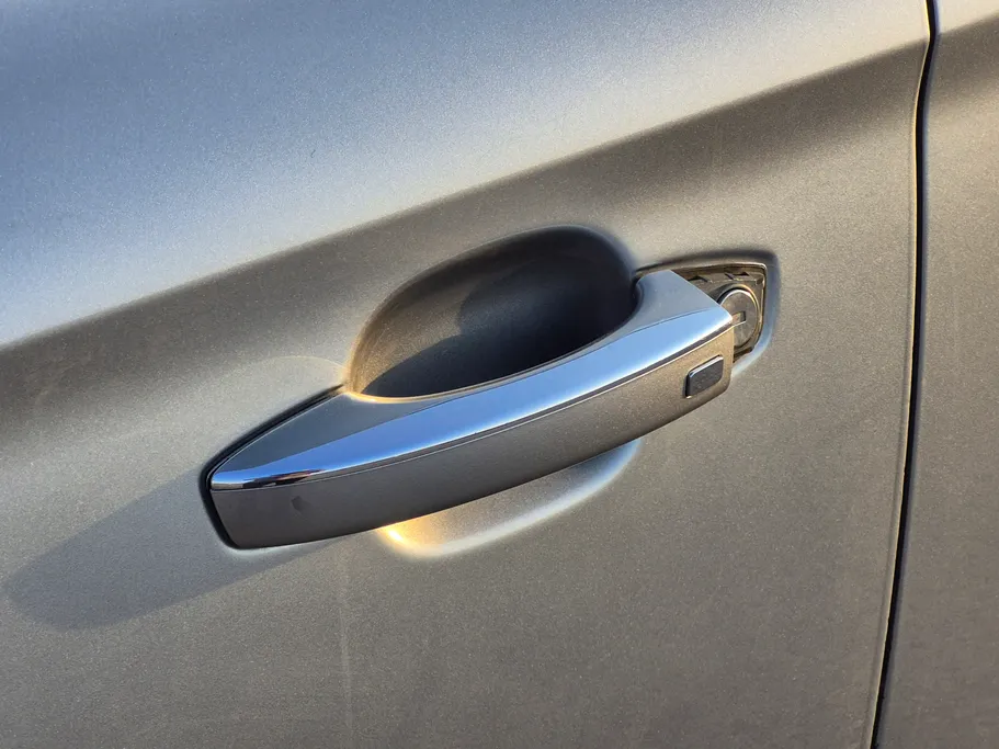 ام جي 5 LUX 2023 