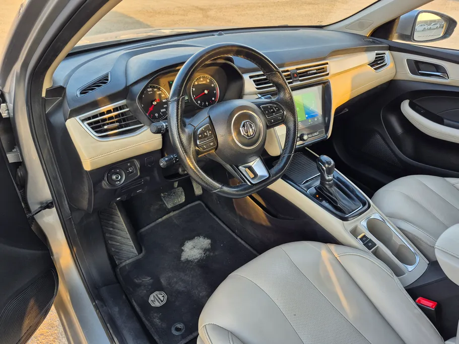 ام جي 5 LUX 2023 