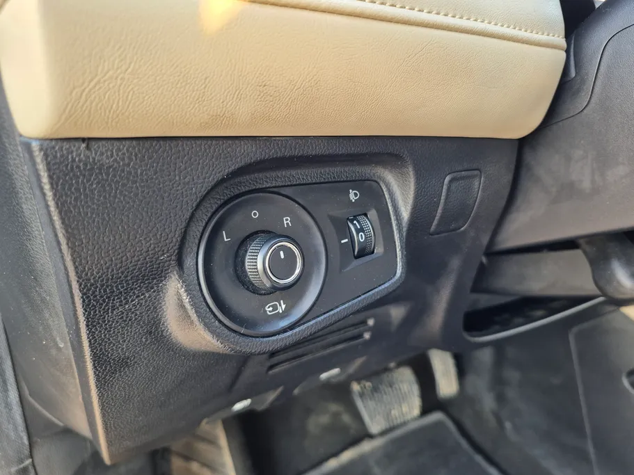 ام جي 5 LUX 2023 