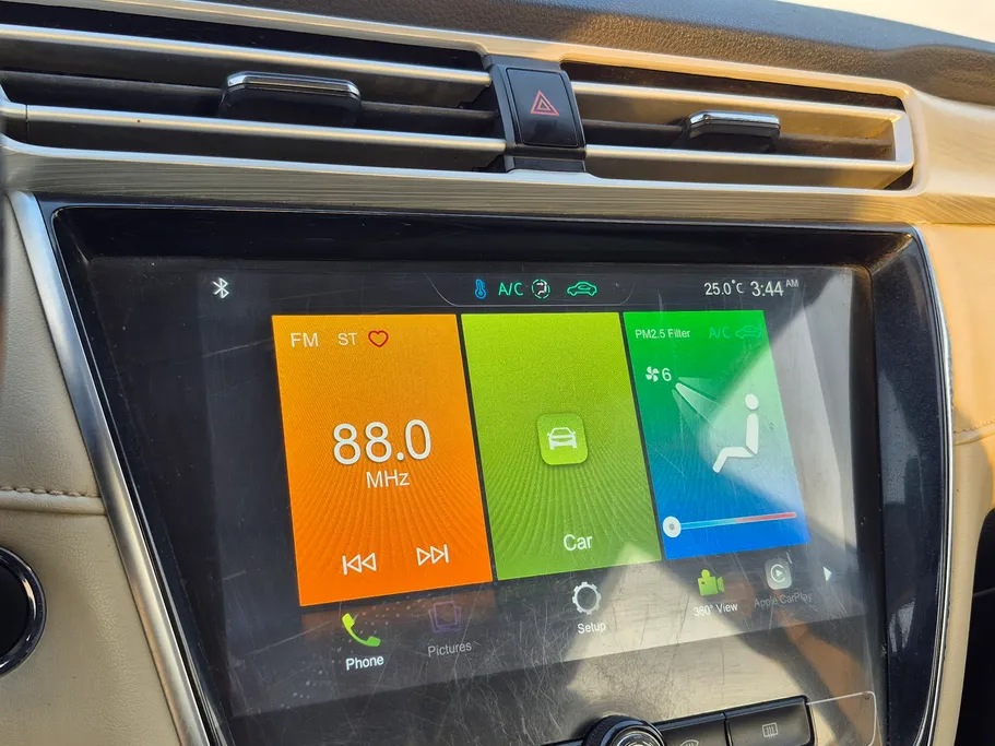 ام جي 5 LUX 2023 