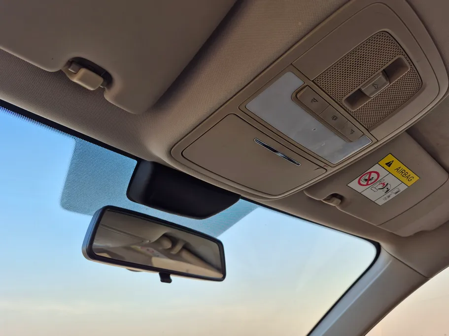 ام جي 5 LUX 2023 