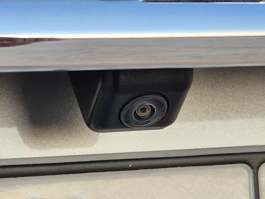 ام جي 5 LUX 2023 