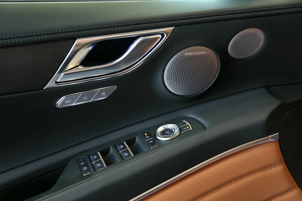 2026 Genesis GV80 Royal 