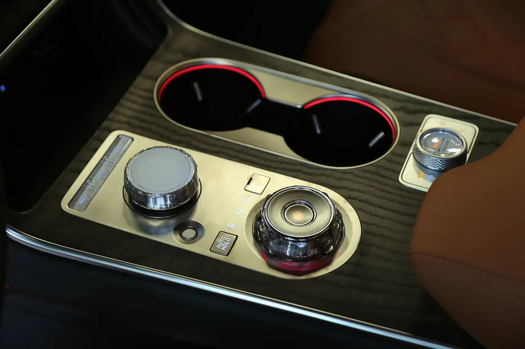 2026 Genesis GV80 Royal 
