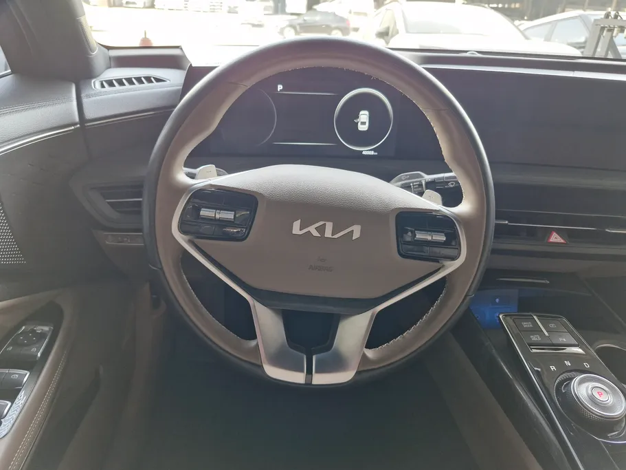 2023 Kia K8 GLS 