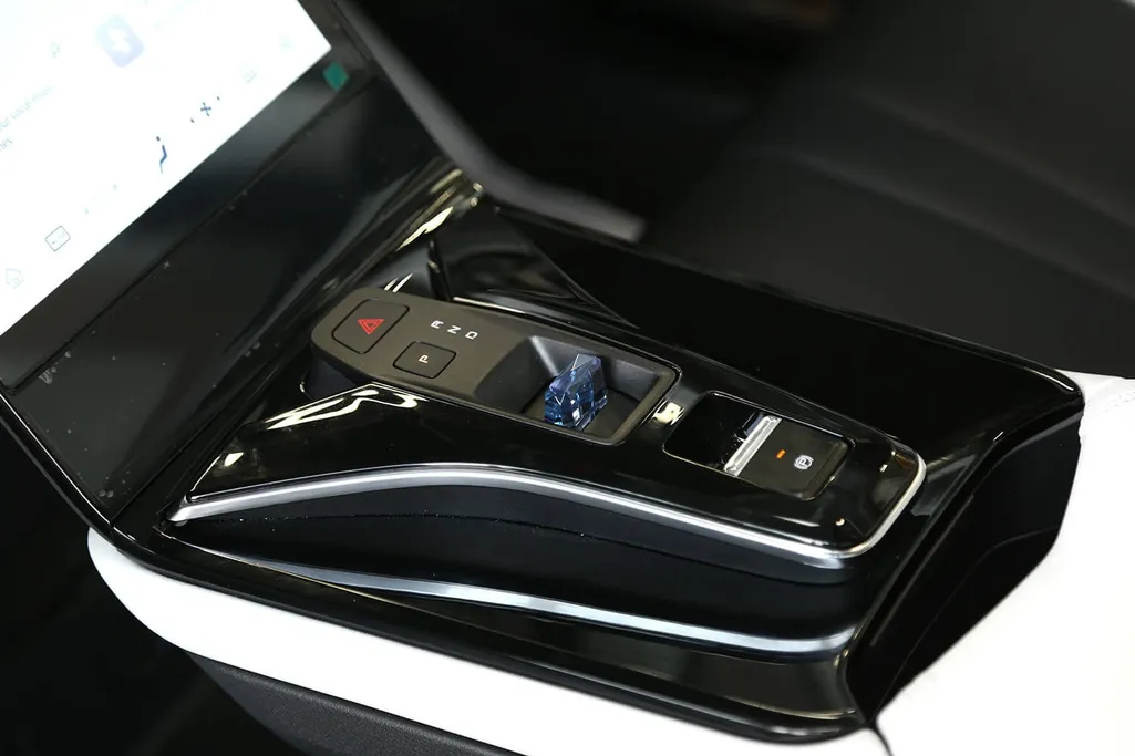 دونج فينج ميج اي 2 لاكجري 2026 