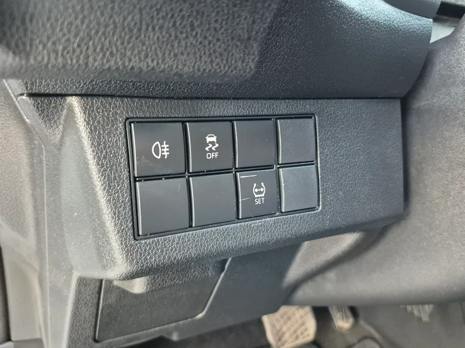 تويوتا يارس Y 2023 