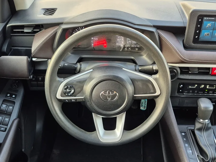 تويوتا يارس Y 2023 