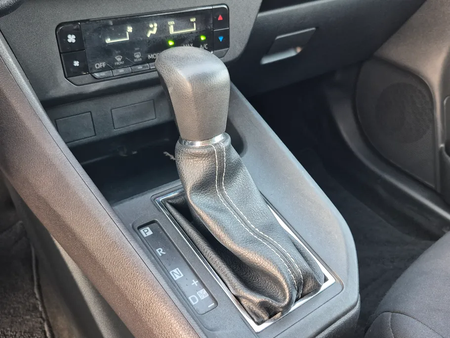 تويوتا يارس Y 2023 