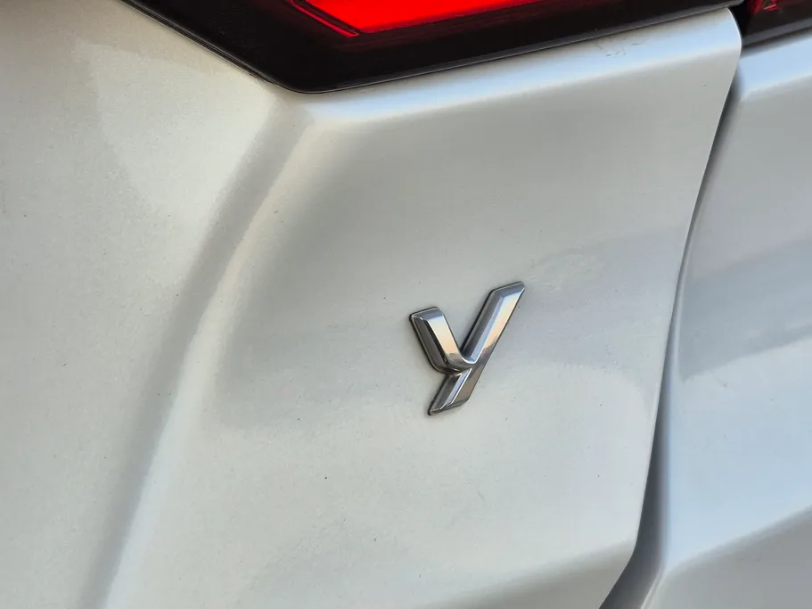 تويوتا يارس Y 2023 