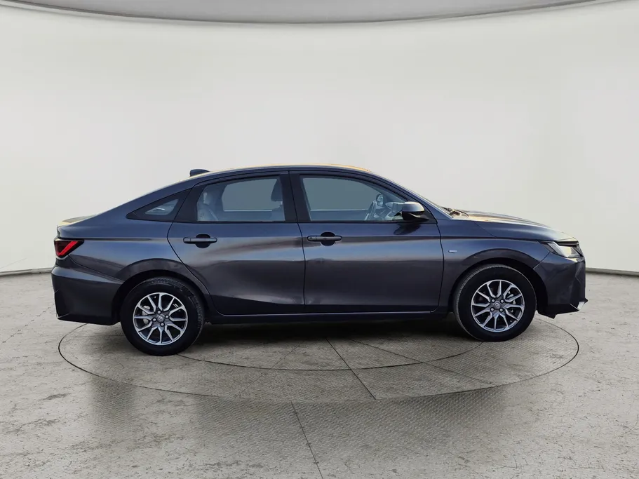 2023 Toyota Yaris  Y 