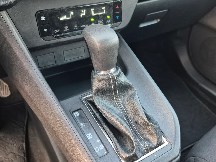 تويوتا يارس Y 2023 