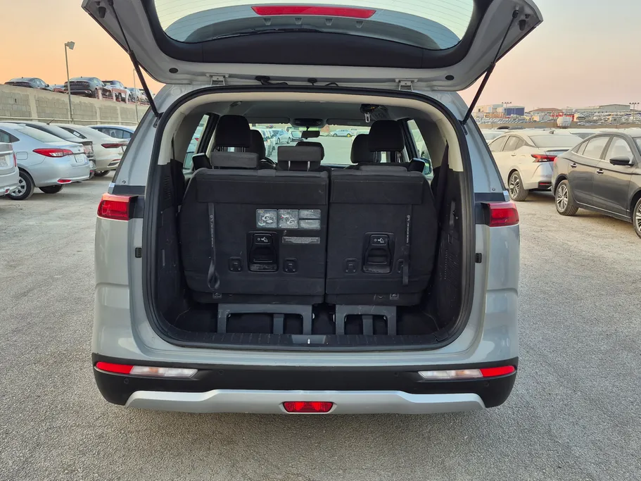 2023 Kia Carnival GL 