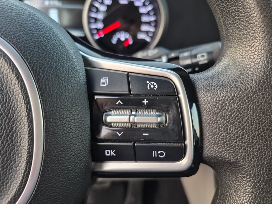 2023 Kia Carnival GL 