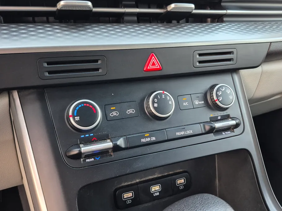 2023 Kia Carnival GL 