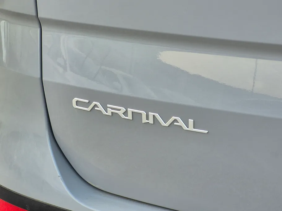 2023 Kia Carnival GL 