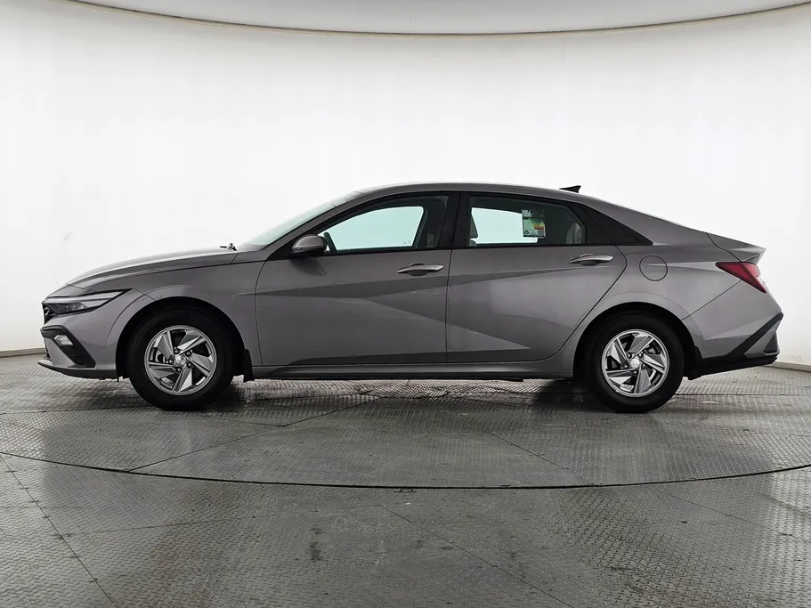 2024 Hyundai Elantra Fleet 