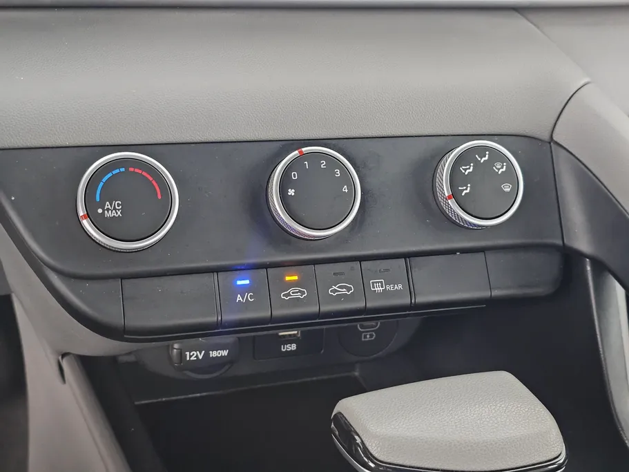 2024 Hyundai Elantra Fleet 