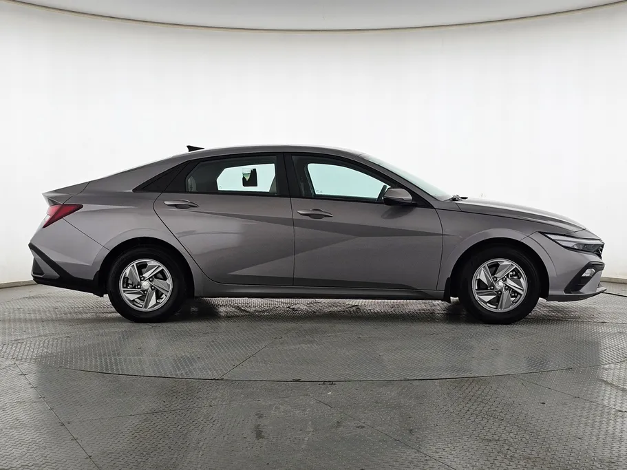 2024 Hyundai Elantra Fleet 