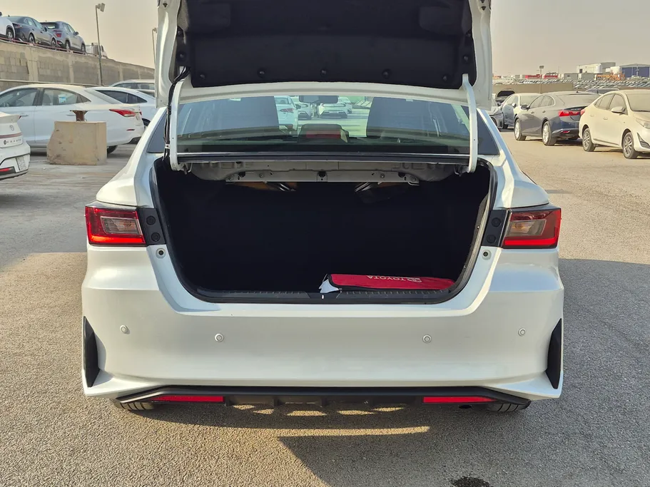 تويوتا يارس Y 2024 