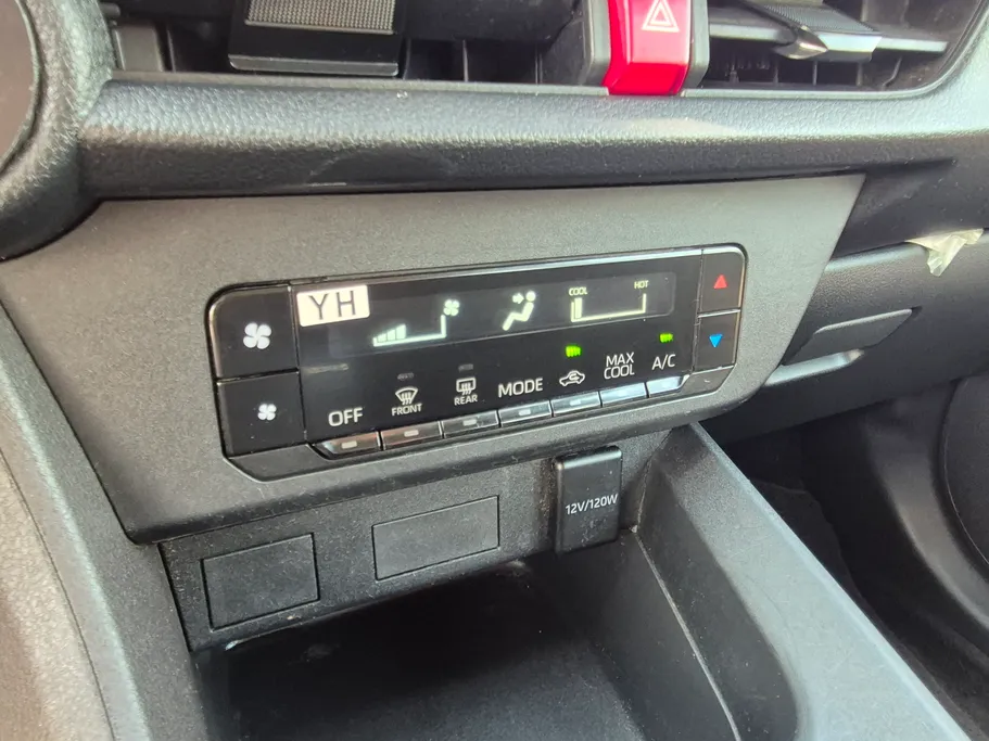 تويوتا يارس Y 2024 