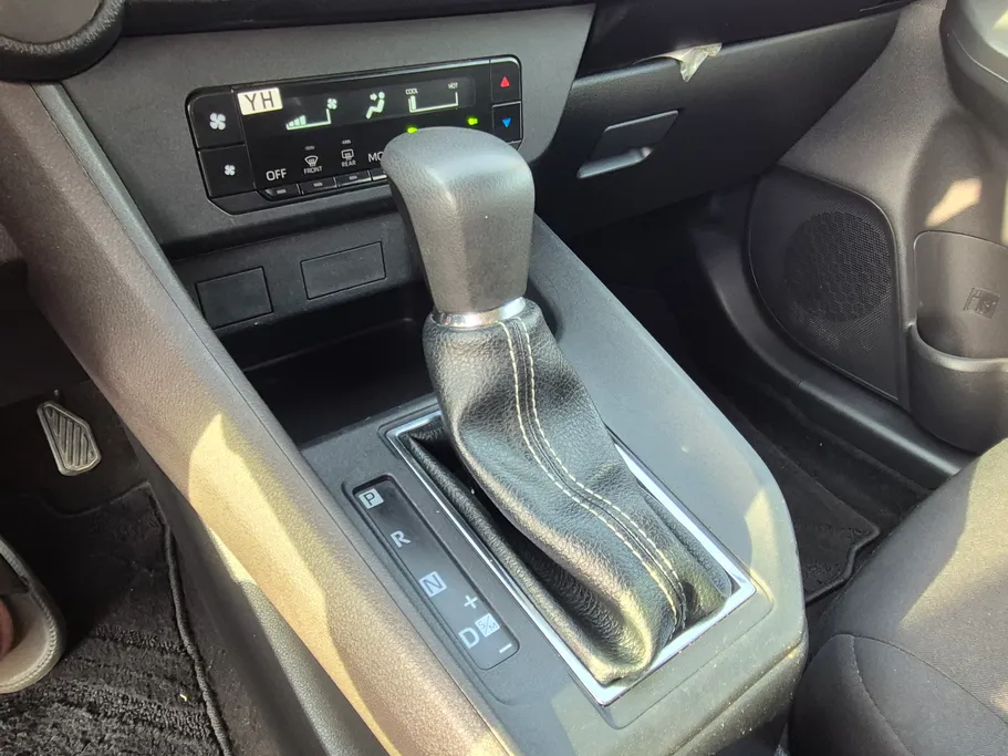 تويوتا يارس Y 2024 