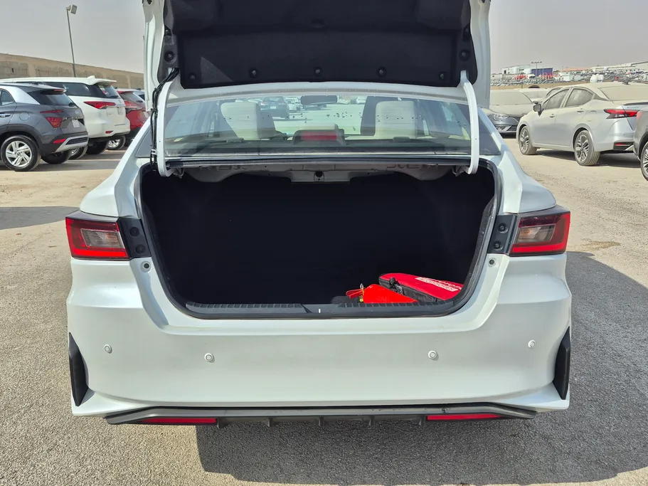 2023 Toyota Yaris  Y 