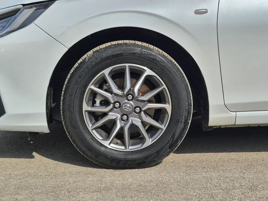 2023 Toyota Yaris  Y 