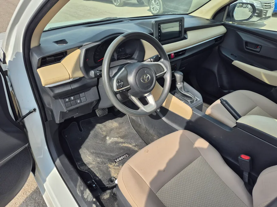 2023 Toyota Yaris  Y 