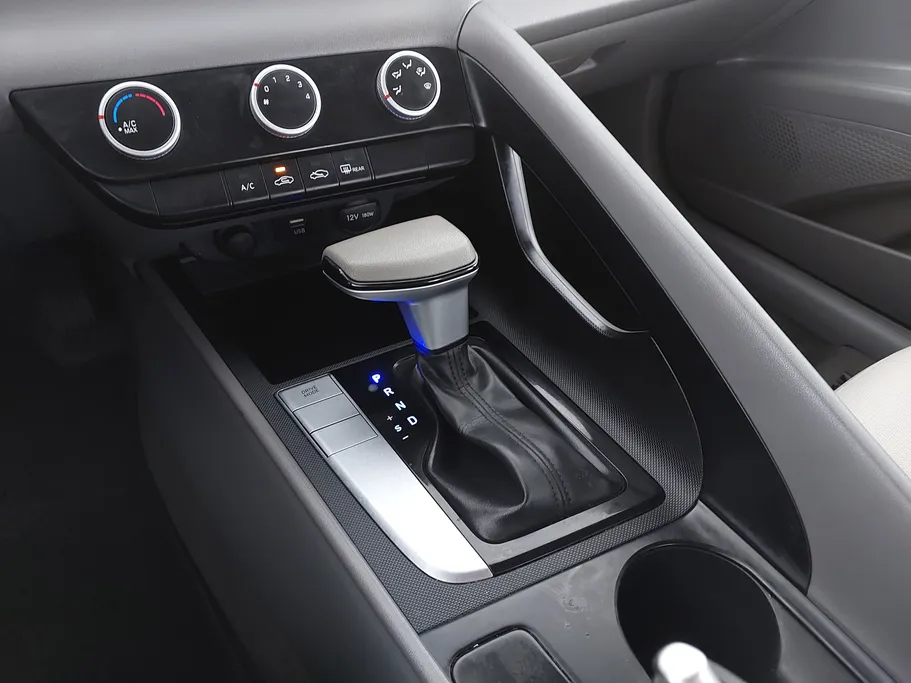 2023 Hyundai Elantra Fleet 