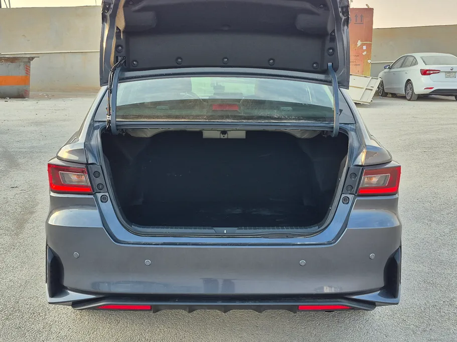 تويوتا يارس Y 2024 