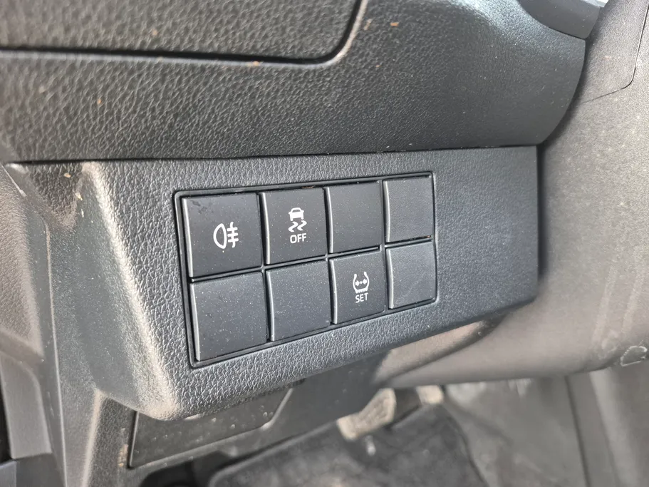 تويوتا يارس Y 2024 