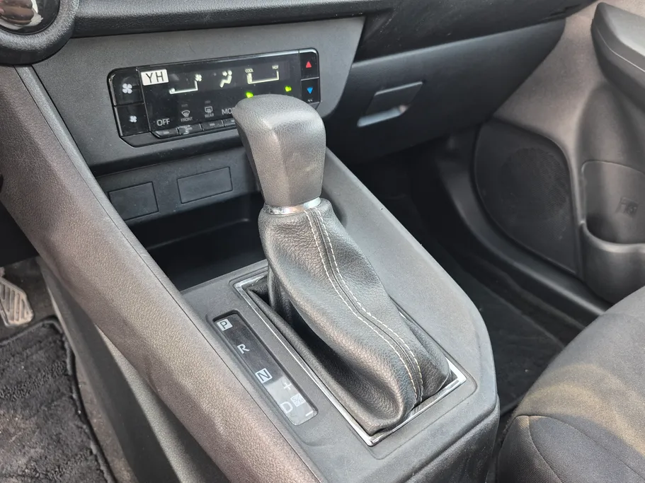 تويوتا يارس Y 2024 