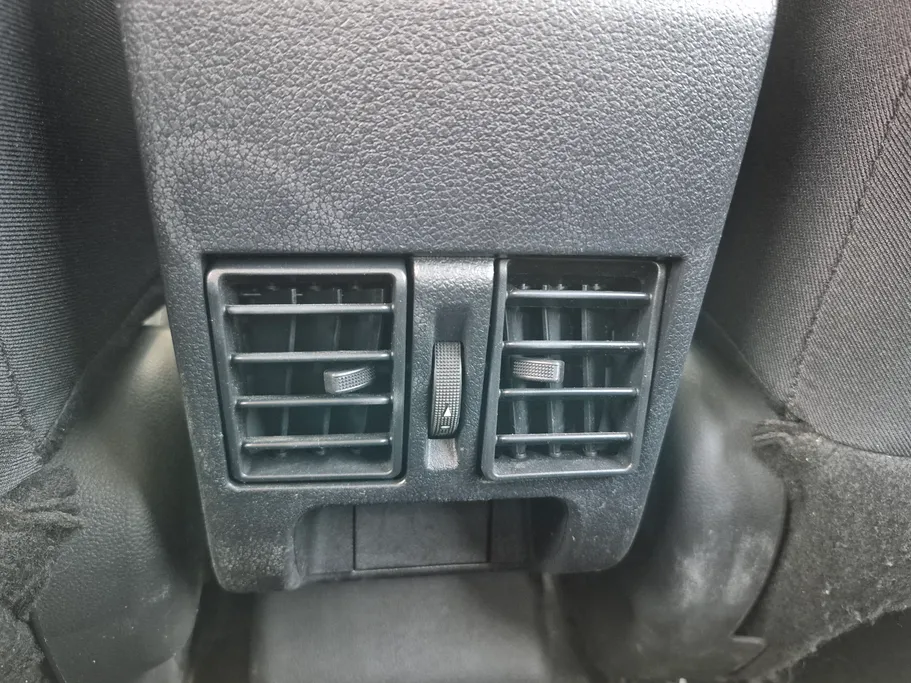 تويوتا يارس Y 2024 