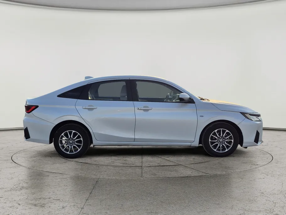 تويوتا يارس Y 2023 