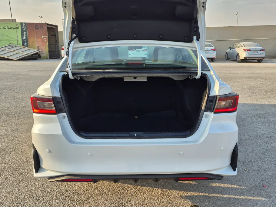 تويوتا يارس Y 2023 