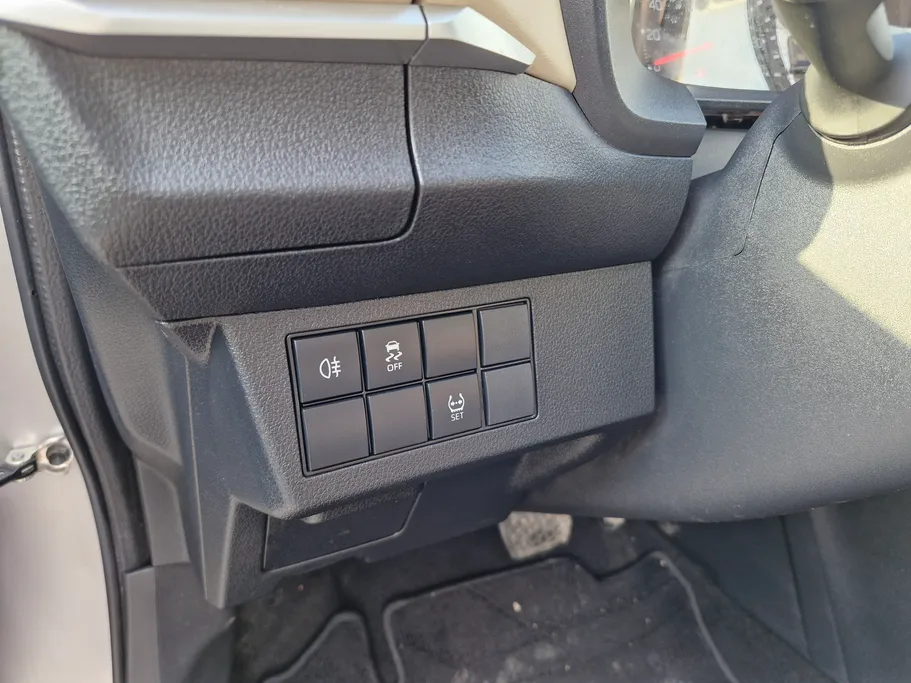 تويوتا يارس Y 2023 