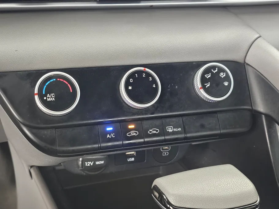 2024 Hyundai Elantra Fleet 