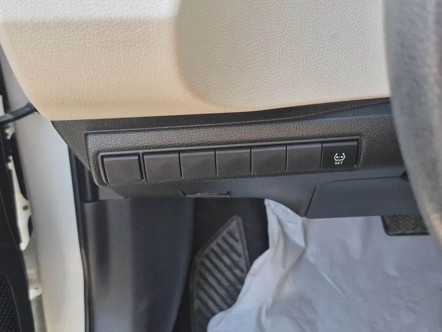 تويوتا كورولا XLI 2024 